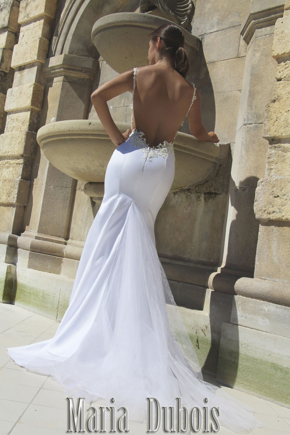 Свадебное платье с открытой спиной и открытыми боками