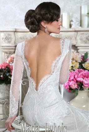 кружевное свадебное платье с открытой спиной и рукавами